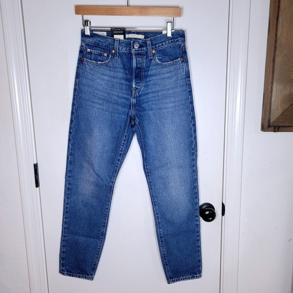Levi's Premium Wedgie Jeans Size 26 NWT - Picture 3 of 11